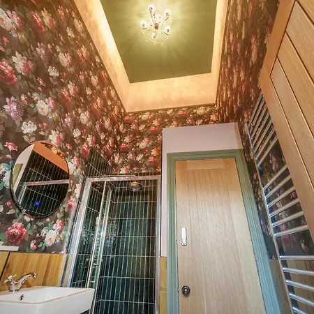 The Rose Nobel - 1 Bed In By Mint * Bristol