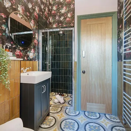 The Rose Nobel - 1 Bed In By Mint *